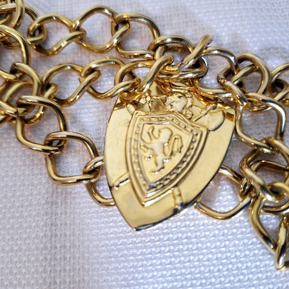Vtg. Gold finish charm chain belt. - Picture 3 of 7